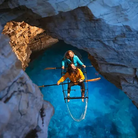 Old Town Nona - Balcony, Garden And Free Parking פולה