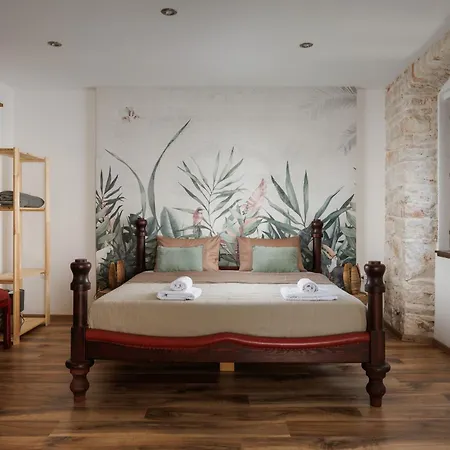 Old Town Nona - Balcony, Garden And Free Parking *