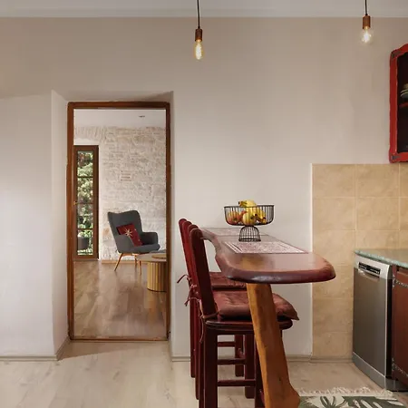 דירה Old Town Nona - Balcony, Garden And Free Parking