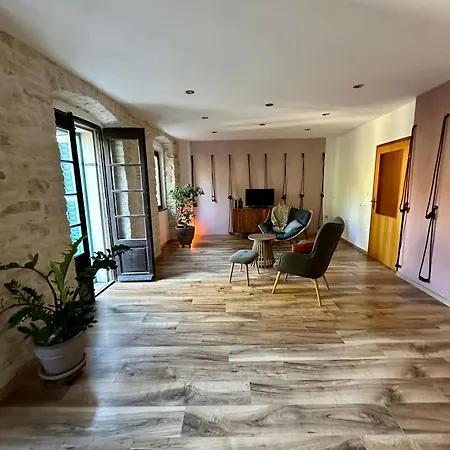 Apartment Old Town Nona - Balcony, Garden And Free Parking