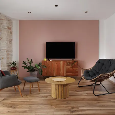 Old Town Nona Apartment With Balcony, Garden & Free Parking Lägenhet *