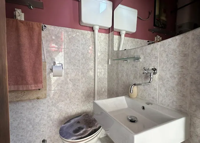 Old Town Nona - Balcony, Garden And Free Parking Pula