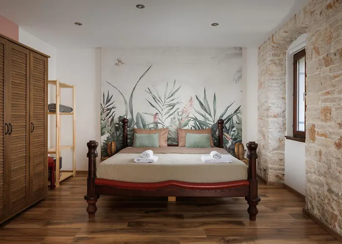 Old Town Nona - Balcony, Garden And Free Parking *