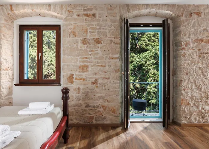 Old Town Nona - Balcony, Garden And Free Parking Apartman Póla